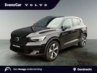 Volvo XC40 2.0 B4 Plus Dark | Trekhaak | Getint glas | Allseason banden | 19 inch |