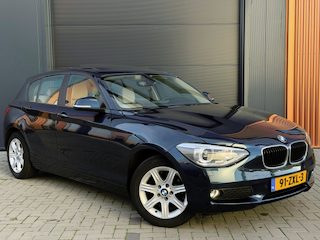 BMW 118d Upgrade Edition|Dealer Onderhouden|Pano|Trekhaak|Camera|Groot Scherm|Cruise Control