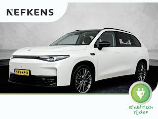 Leapmotor C10 Design 69.9 kWh 218pk | 420km WLTP Actieradius | Navigatie | Panoramadak | 360° Camera | Stoel- en stuurverwarming | Lederen elektrisch verstelbare en geventileerde stoelen | Elektrische achterklep | Adaptieve Cruise Control | Climate Control | Parkeersensoren | Led koplampen | Donker getint glas | 20" lichtmetalen velgen |
