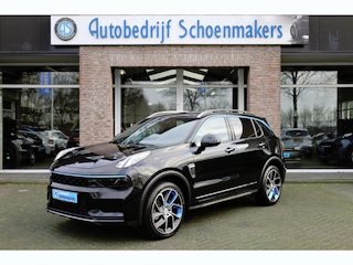 Lynk & Co 01 1.5 MY23! ZWARTE-HEMEL ROLHOES MY23 360-CAMERA PANO/SCHUIF INFINITY DAB NAVI CARPLAY STOELVERWARMING ELEK.ACHTERKLEP 20"LMV