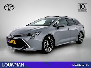 Toyota Corolla Touring Sports 2.0 Hybrid Executive JBL | Panorama schuif/kantel Dak | Dodehoek detectie | Stoel+stuurverwarming | Full LED Adaptive verlichting | Parkeersensoren voor+achter met assistent | Elektrische achterklep | Navigatie | App