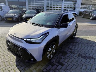 Toyota Aygo Hybrid 115 pulse Automaat ** Stoelverwarming ** Camera ** Carplay ** Keyless
