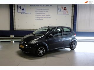 Toyota Aygo 1.0-12V Sport / AIRCO / NIEUWE APK / 5 DEURS ! ! !