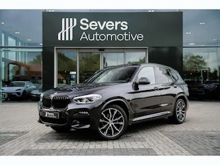 BMW X3 xDrive20i l  M sportpakket l Panoramadak l Elektrische trekhaak l Head-up Display l  Verwarmd stuurwiel l