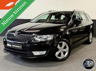 Skoda Octavia Combi 1.0 TSI DSG Greentech Style Business| Carplay | Volledige Historie | Parkeersensoren |Stoelverwarming| Cruise | Zeer netjes