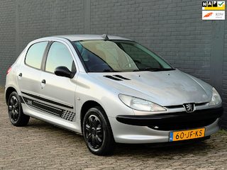 Peugeot 206 1.4 XR 5deurs APK CARPLAY TREKHAAK