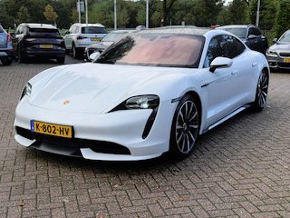 Porsche Taycan Turbo 93 kWh / SOH 92,3% / Panoramadak / 360Camera / Head-up / Burmester / Luchtvering / 20'' / InnoDrive / Sportchrono+Design / Keyless / Adaptieve Stoelen / Dodehoek / DAB / Warmtepomp