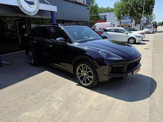 Porsche Cayenne 3.0 E-Hybrid | 462PK | Automaat | Trekhaak | Panoramadak | Luchtvering | 360° Camera |