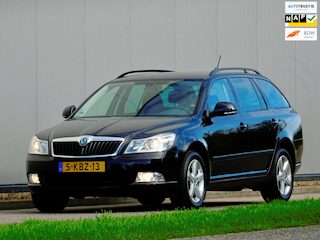 Skoda Octavia Combi 1.2 TSI Sport | Navigatie | NL | Trekhaak |