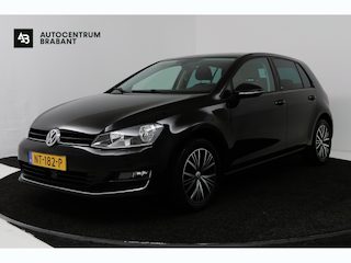 Volkswagen Golf 1.2 TSI Connected Series (CARPLAY, STOELVERWARMING, NAVIGATIE, PARKEERSENSOREN, LM VELGEN,)