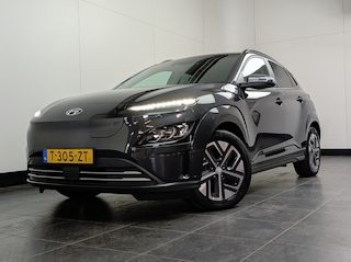 Hyundai Kona EV Business 64 kWh 204pk | SOH 94% | Camera | Leder | 3 fase laden | Carplay | Premium audio | Head-up Display | Dodehoek detectie | Warmtepomp | Stoelverwarming