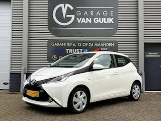 Toyota Aygo 1.0 VVT-i x-play 69PK Airco,ElektrRamen+Spiegels,Isofix,Bluetooth,Camera,Usb,Multi/Stuur,Start/StopSysteem