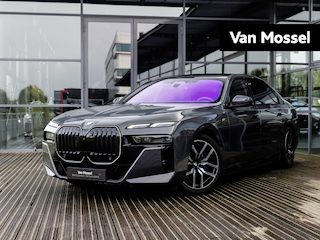 BMW i7 eDrive50 106 kWh | SOH 100 % | THEATER SCREEN | AUTOMATIC DOORS | CONNOISSER PACK | DRIVING ASSIST PROF | INTEGRAL ACTIVE STEERING | STOELMASSAGE | STOELVENTILATIE | SOFTCLOSE | SKYLOUNGE | NL GELEVERD | BTW AUTO | NP 158500 |
