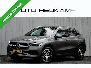 Mercedes-Benz GLA 180 Business Solution Luxury | Pano-dak | Leer | Trekhaak | NL-Auto! |