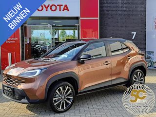 Toyota Yaris Cross 1.5 Hybrid 130 Executive PREMIUM PACK NIEUW & DIRECT LEVERBAAR! STOEL/STUURWIELVERWARMING HEAD-UP JBL-AUDIO ELEK-ACHTERKLEP