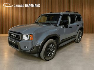 Toyota Land Cruiser 2.8 D-4D Hybrid Navigator Van