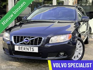 Volvo V70 T4 Momentum|Leder|Stoelverwarming|Navigatie|PDC|Bochtenverlichting