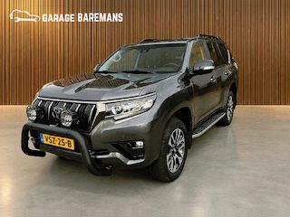Toyota Land Cruiser 2.8 D-4D-F Black Edition Window Van
