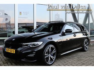 BMW 3-serie Touring (G21) 330e 292PK XDRIVE M-SPORT SHADOW LINE Panodak | 95% SOH | Navi | Comfort Access | Laser Light | Memory | Sfeerverl. | Active Cruise | Head Up | 19 Inch Lm |