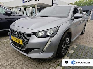 Peugeot 208 EV Allure Pack 50 kWh | Fase 3 laden | SOH 86,94% | Navigatie | Camera | Stoelverwarming | NL auto | 1e Eigenaar | Dealer onderhouden |