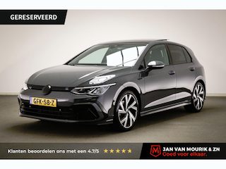 Volkswagen Golf 1.5 eTSI R-Line Business | PANORAMADAK | STUURVERWARMING | DAB | APPLE | CAMERA | TREKHAAK | 18"