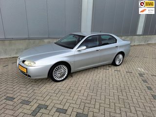 Alfa Romeo 166 3.2 V6 Distinctive