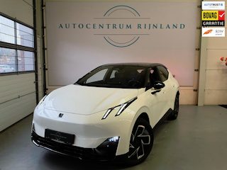 Lynk & Co 02 Core 66 kWh Stoelverwarming, Apple CarPlay, Achteruitrijcamera, Panoramadak, Elektrische Achterklep