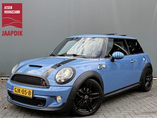 Mini Mini BWJ 2012 184 PK BAYSWATER | PANORAMADAK | H&K | VOL LEDER | ZWARTE HEMEL | BLUETOOTH | SPECIALE UITVOERING | STOELVERW. | PDC | SPORTVELGEN LM |