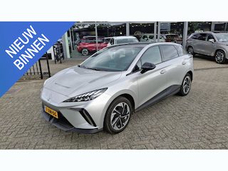 MG 4 Electric Luxury 64 kWh | Navi | Led Koplampen | Stoelverwarming | CarPlay | Camera | MG i-Smart | 360 Camera
