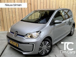 Volkswagen Up SoH 82,82% Climate & cruise control | Extra Getint glas | Lichtmetalen velgen | Metaalkleur | Parkeersensoren achter | Voorstoelen verwarmd | Verwarmde voorruit
