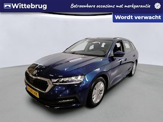 Skoda Octavia Combi 1.0 TSI 110PK Ambition / Navigatie / LM 16 inch / Parkeersensoren A/ LED / Trekhaak