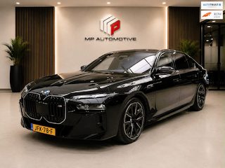 BMW M760e xDrive M-Sport|B&W|SkyL|Rear Seat|Theater Screen|Garantie