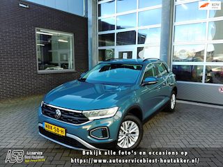 Volkswagen T-Roc 1.0 TSI Life | Carplay | Trekhaak | ACC | DAB | Sensoren V + A +Camera | Stoelverwarming