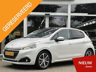 Peugeot 208 1.2 PureTech Allure NL-Auto, 1e Eig., Keurig Onderh., D-Riem recent vervangen, Panorama dak, Apple Carplay / Android Auto, Navigatie, Licht-Regensensoren, Cruise Controle, Automatische Airco, Parkeersensoren, Led-Verlichting