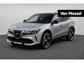 Alfa Romeo Junior 1.2 Turbo Hybrid Ibrida Ti | Navigatie | Parkeersensoren | Camera | Apple carplay/Android Auto | LMV 18" | Tecno Pack | Two-Tone lak |