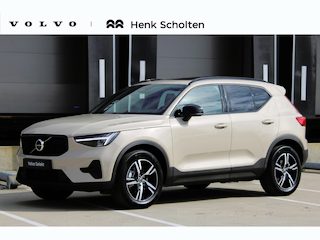 Volvo XC40 B4 Plus Dark | Panoramadak | Trekhaak | Verwarmbare voorstoelen en stuurwiel |  Premium audio by Harman Kardon | Adaptieve cruise control