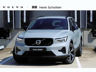 Volvo XC40 B4 Plus Dark | Trekhaak | Verwarmbare voorstoelen en stuurwiel | Premium audio by Harman Kardon | Adaptieve cruise control | Verwarmbare voorruit | Keyless | Elektrische achterklep | Apple carplay/Android auto