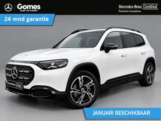 Mercedes-Benz GLB 200 Business Solution | Derde Zitrij | Trekhaak | Advanced Plus Pakket | Night Pakket | Winter Pakket | Panoramadak | Augmented Reality voor Navigatie | Dodehoekassistent | Adaptieve Cruise Control | Adaptieve Grootlichtassistent | Verkeersbordassistent | Apple CarPlay | Android Auto | Stuurverwarming | Stoelverwarming | Sfeerverlichting | Elektrische Achterklep | Achteruitrijcamera | Parkeersensoren