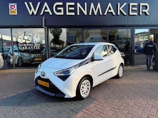 Toyota Aygo 1.0 VVT-i x-play AUTOMAAT|Clima|CAM|Carplay|TEL