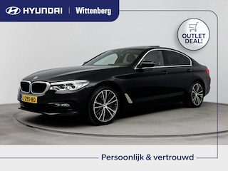 BMW 540i xDRIVE HIGH EXECUTIVE | SUPERDEAL! | UNIEK EN ZEER EXCLUSIEF BY WITTENBERG HILVERSUM | 100% DEALERONDERHOUDEN | INCLUSIEF GLASSCOATING | IN NIEUWSTAAT VERKERENDE HIGH EXECUTIVE | AUTOMAAT | UNIEK! | FULL OPTIONS | 340 PK! | TREKHAAK ELEKTRISCH UITKLAPBAAR! | OPEN DAK | LEDER | CLIMA | CRUISE | CAMERA | NAVI | VERWARMDE VOORSTOELEN | 19'' LM VELGEN | ELEKTRISCHE ACHTERKLEP |