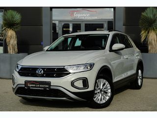 Volkswagen T-Roc 1.0 TSI Life | 110 PK | Apple Carplay | ACC | Parkeersensoren | Volkswagen T-Roc 1.0 TSI Life 110 PK met een 1.0-liter driecilinder benzinemotor, infotainmentsysteem met smartphoneconnectiviteit, airconditioning, multifunctioneel stuurwiel, cruisecontrol,