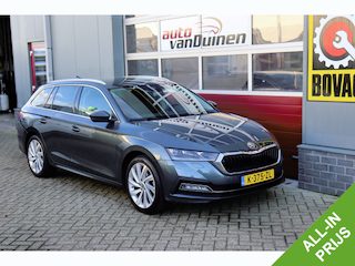 Skoda Octavia Combi 1.5 TSI First Edition O.a: Key-Less, Stoeverwarming, Trekhaak, ACC, PPC, 18inch L.m. Etc... Rijklaar! All-in prijs!
