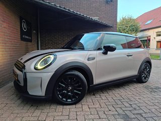 Mini Cooper 3-Deurs 1.5 Camden Go Edition Appel Carplay / DAB Radio / Navigatie