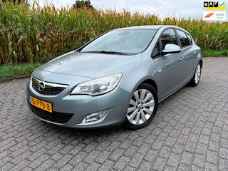 Opel Astra 1.4 Turbo Edition -trekhaak - all season banden - lm velgen - reservewiel