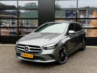 Mercedes-Benz B-klasse 180 Premium Plus LED Navi Stoelverw. Trekh.