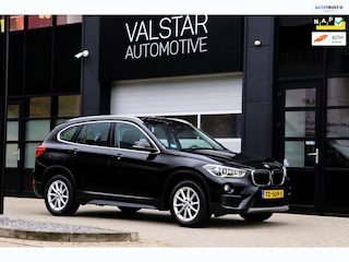 BMW X1 SDrive20i High Executive | Trekhaak | LED | Stoel-stuur verwarming!