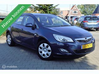 Opel Astra Sports Tourer 1.4 Selection | NWE APK | SCHADE |