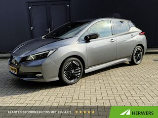 Nissan Leaf Tekna 40 kWh / Automaat / Leder / Navigatie / Camera/ Cruise Control Adaptief / Bluetooth / Climate Control / Dodehoek herkenning / NAP