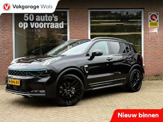 Lynk & Co 01 1.5 | Trekhaak | Panorama | Navi | Cruise | Carplay | Zwart | Camera