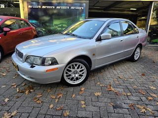 Volvo S40 1.8 Europa | KNAPPE AUTO | STOELVERWARMING | CRUISE | TREKHAAK | LMV |